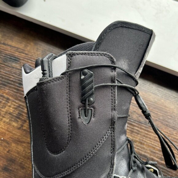 Adidas Snowboarding d69153 Mens Size 8.5 Black White Snowboard Boots main image 11